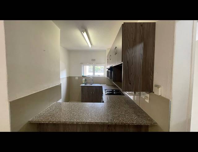 2 BEDROOM APARTMENT FOR SALE IN ESSENWOOD